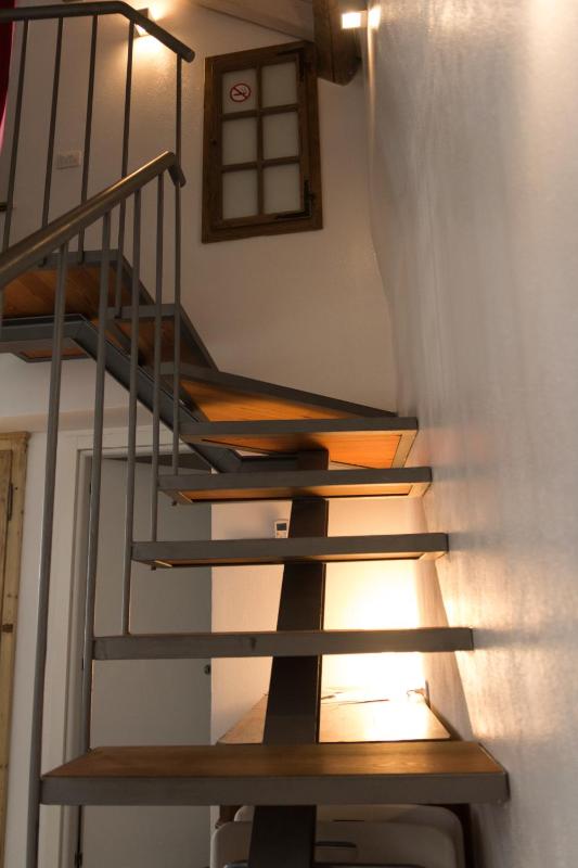 Studio - Split Level image 2