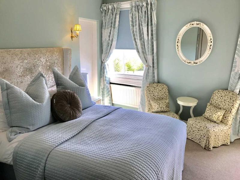 Double Room image 4