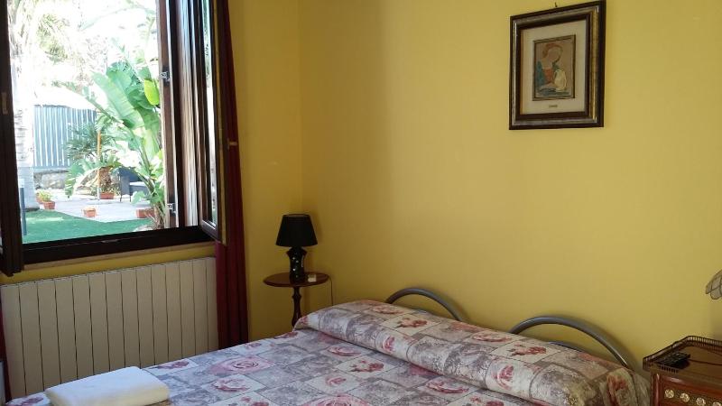 Double Room image 3