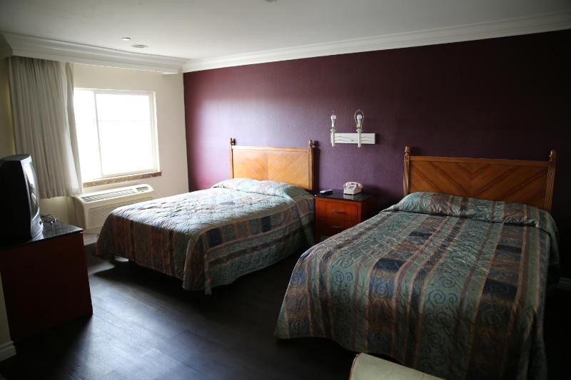 Deluxe Double Room image 3