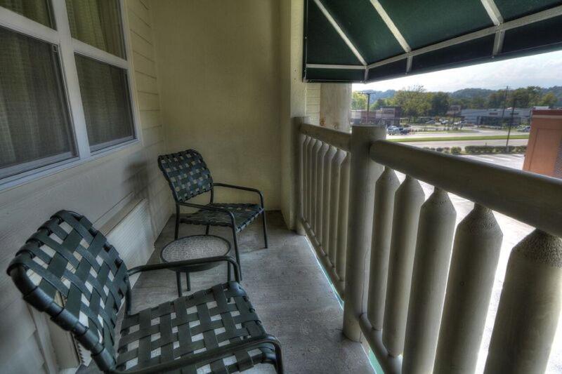 Queen Room with Two Queen Beds and Balcony image 3