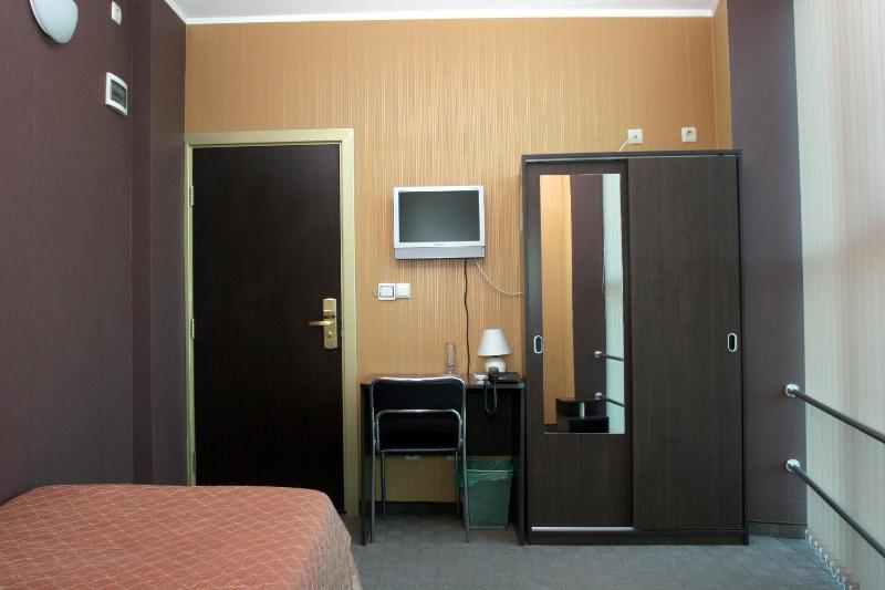 Single Room image 4