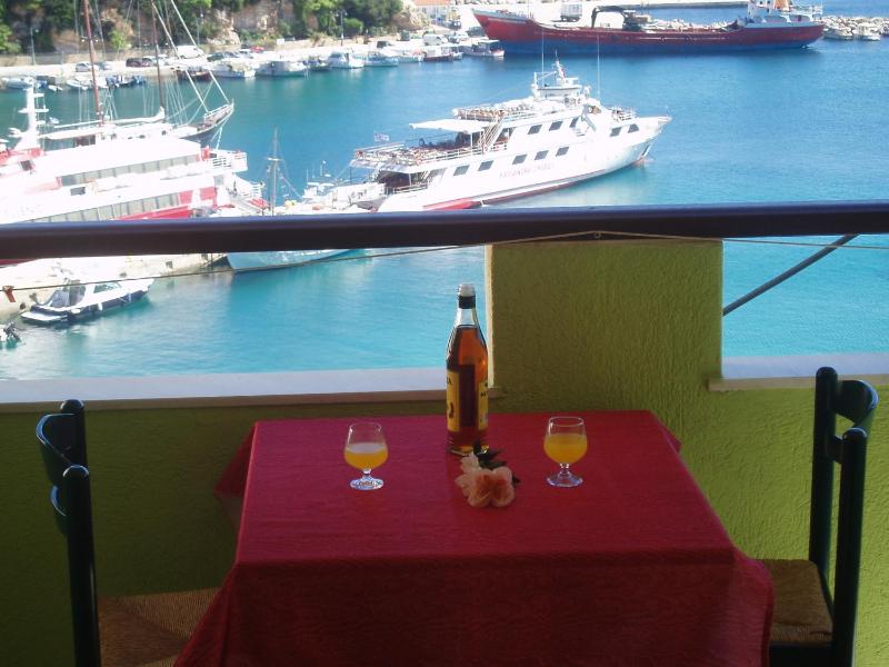 Double or Twin Room with Sea View image 3