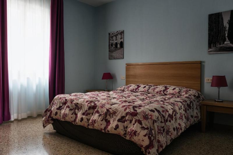 One-Bedroom Apartment image 3