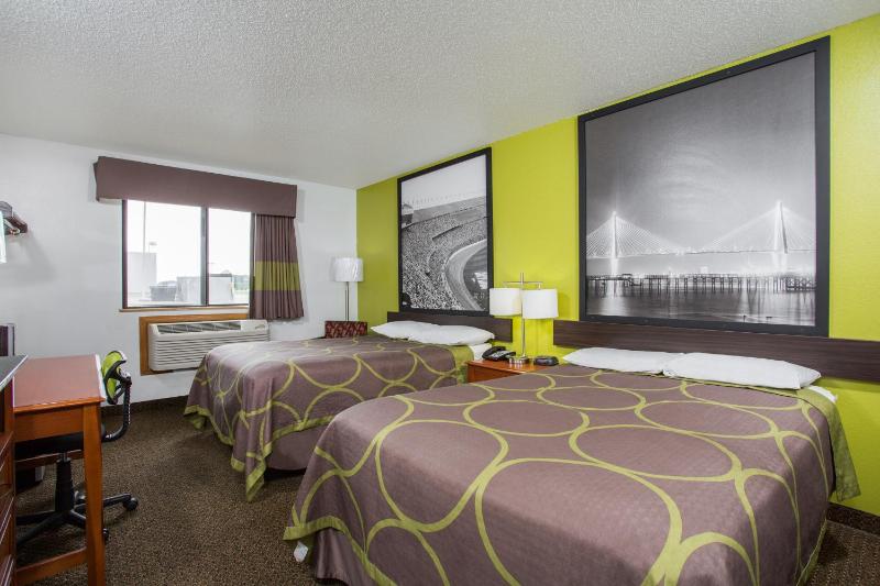 Double Room with Two Double Beds - Smoking image 3