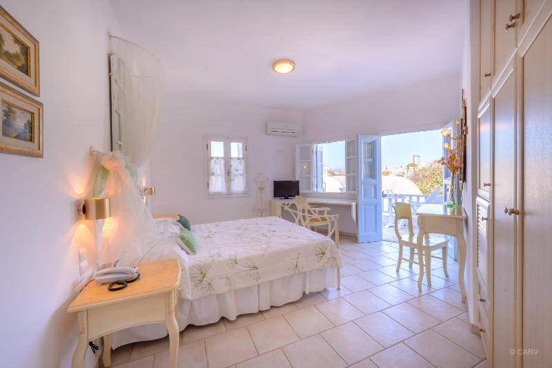 Standard Double Room with Garden View image 1