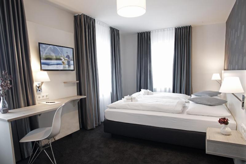 Superior Double Room image 3