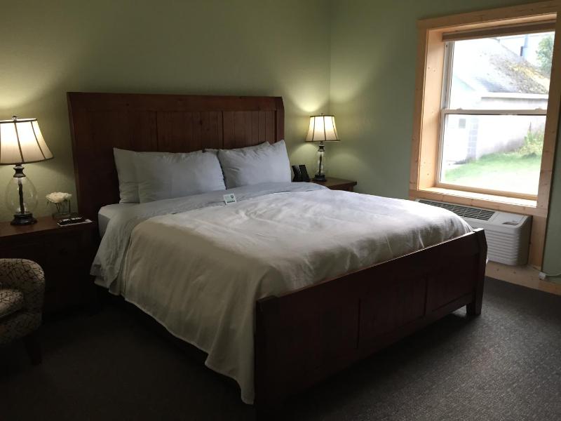 King Room image 3