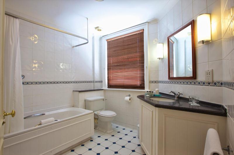 Standard Single Room image 2