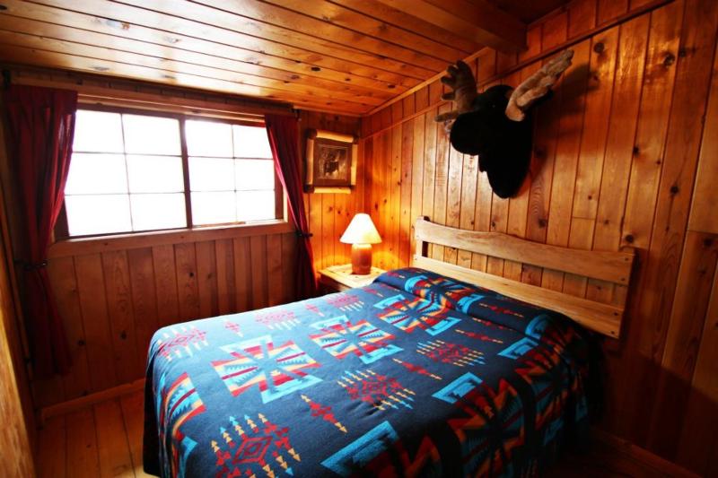 Three-Bedroom Apartment image 4