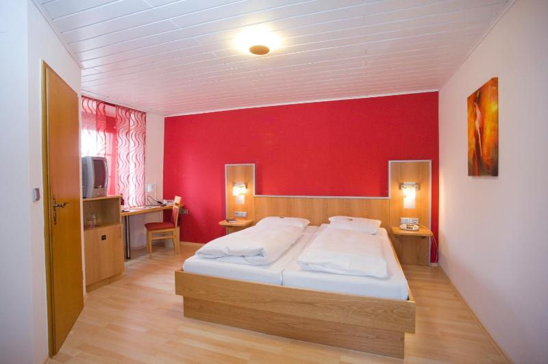 Double Room image 3
