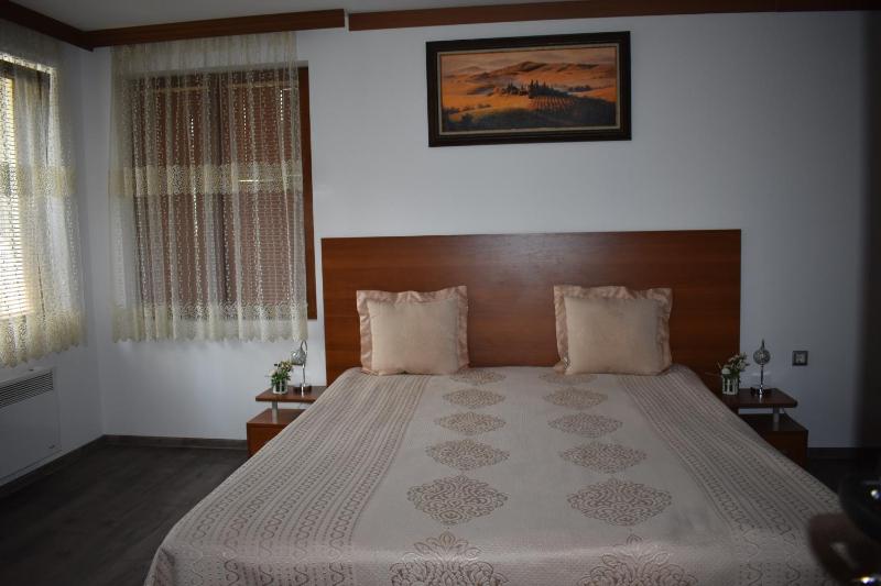Large Double Room image 2