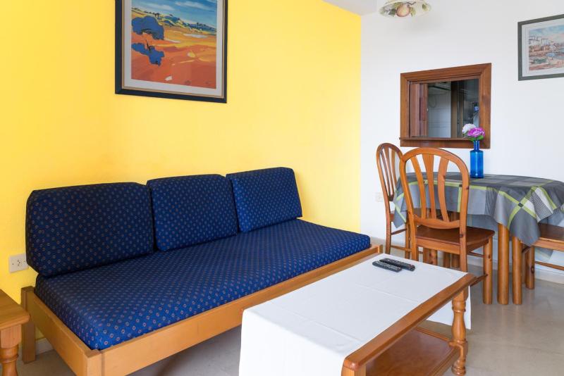 One-Bedroom Apartment image 2