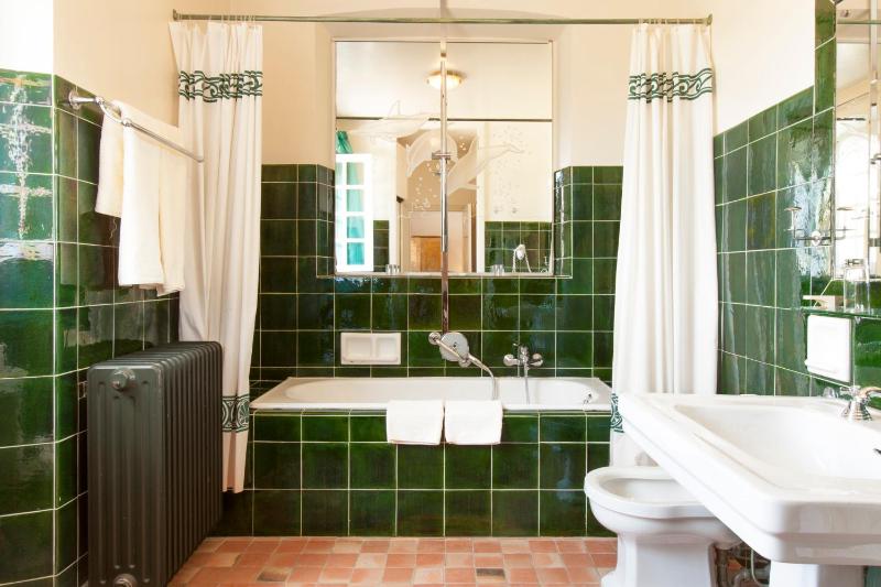 Double Room with Garden View image 1