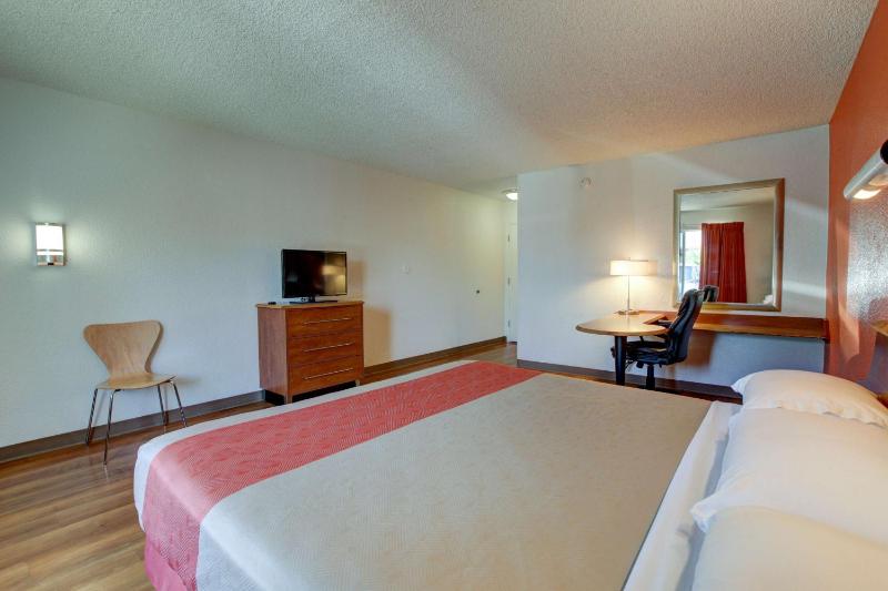 King Room image 2