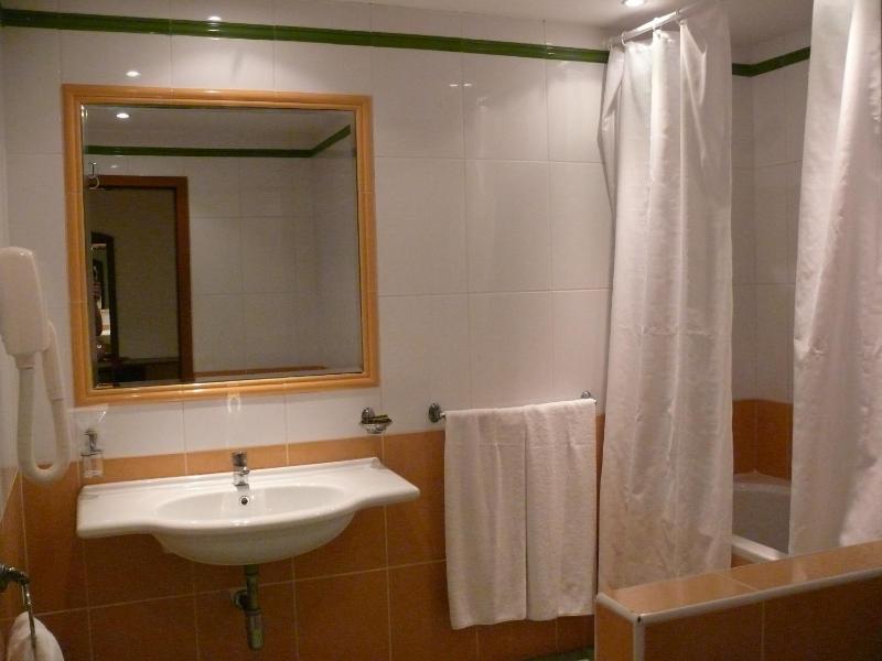 Junior Suite with Balcony image 3