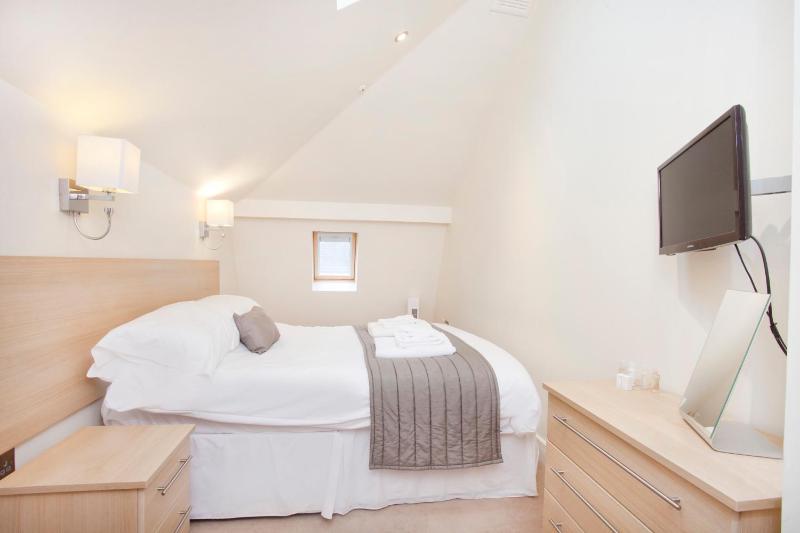 Loft Apartment image 4