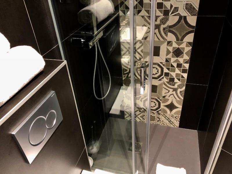 Classic Twin Room image 3