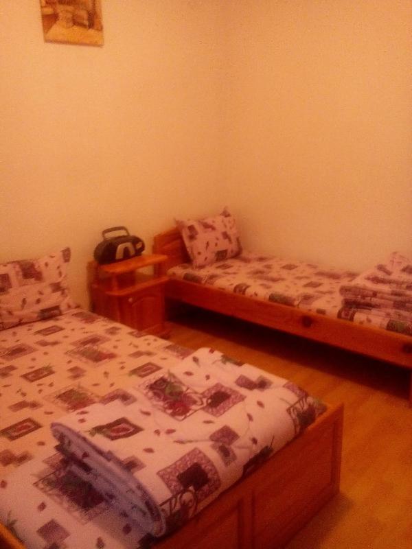 Twin Room with Balcony image 4