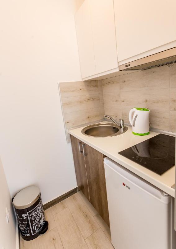 Studio Apartment image 3
