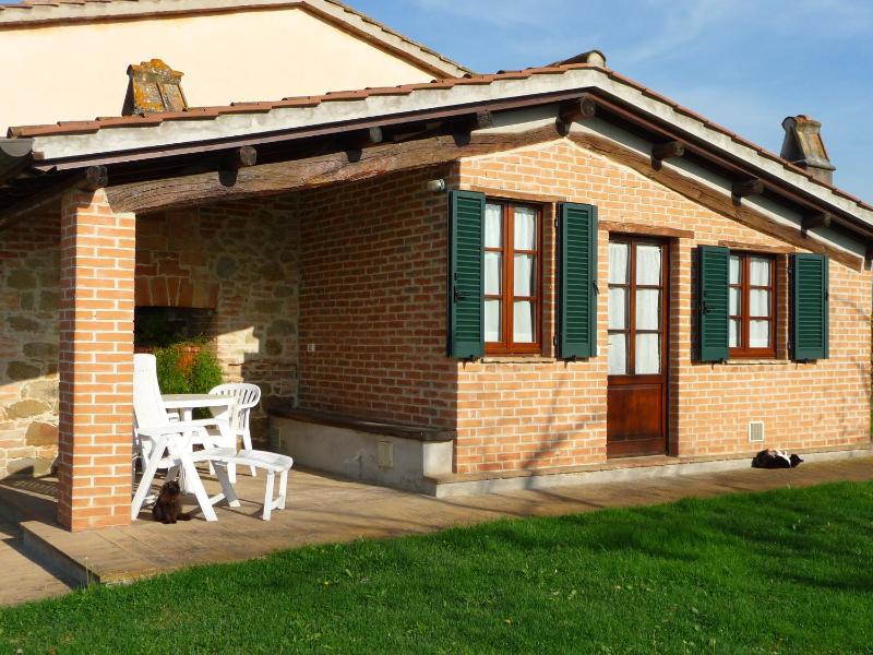 Studio (2 Adults) image 3