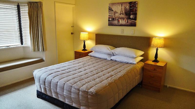 Deluxe Two Bedroom Apartment - Ground Floor with Two Bathrooms