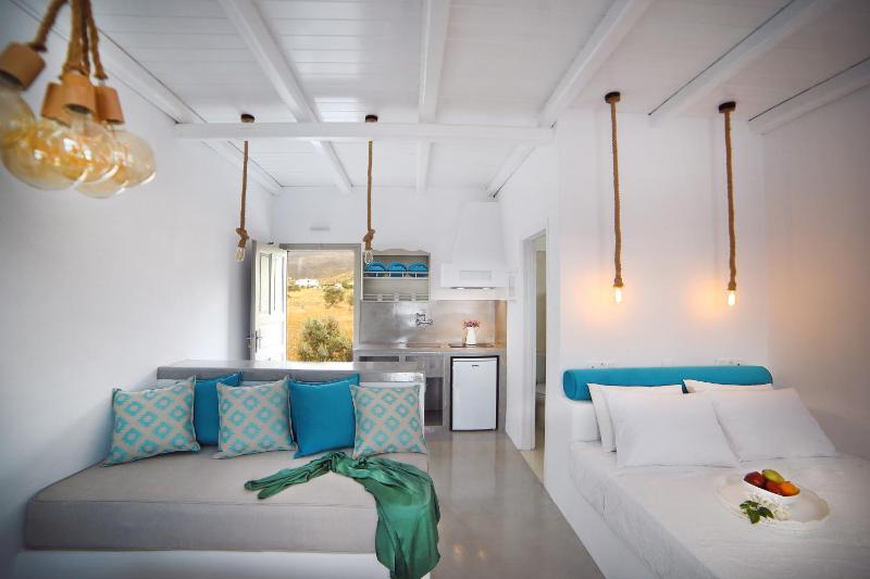 Superior Studio with Sea View (2 Adults)  image 4