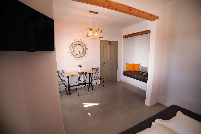 Superior Studio with Sea View (2-3 Adults) image 2