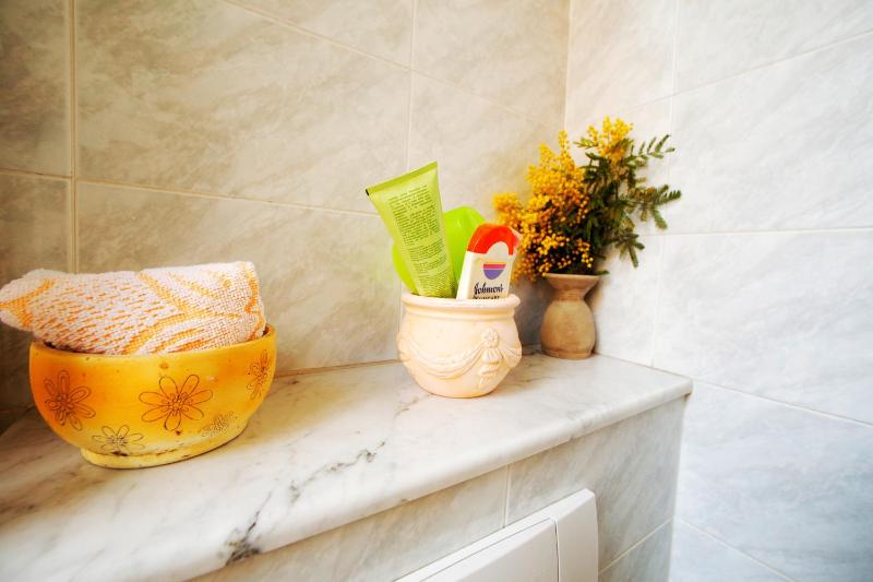 Quadruple Room with Balcony image 2