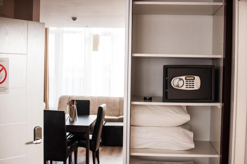 One-Bedroom Apartment image 2