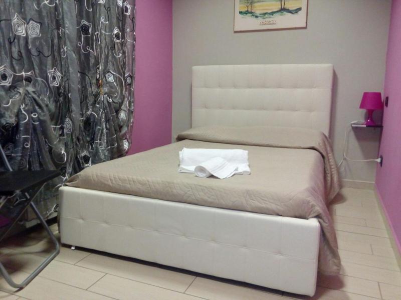 Double or Twin Room image 3