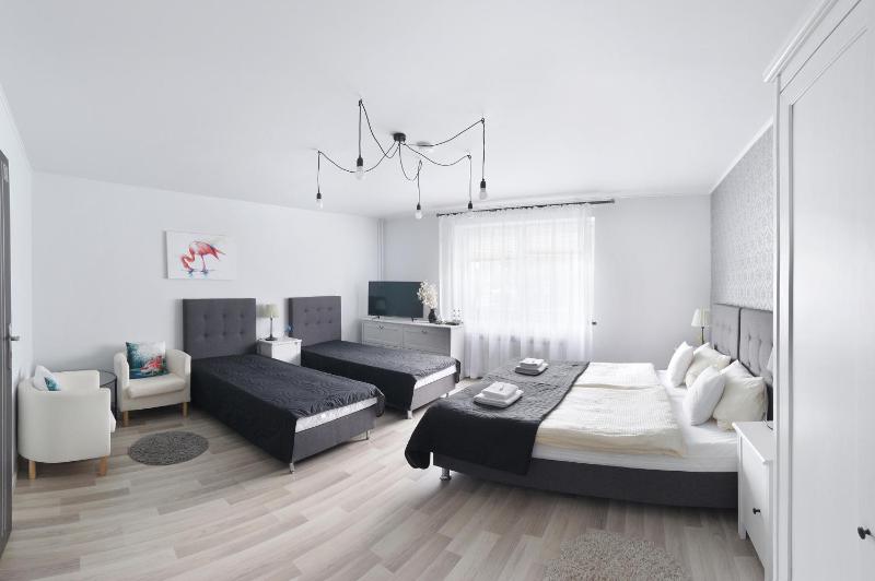 Deluxe Triple Room image 3