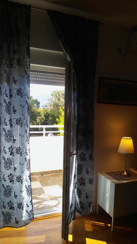 Studio Apartment with Sea View image 2