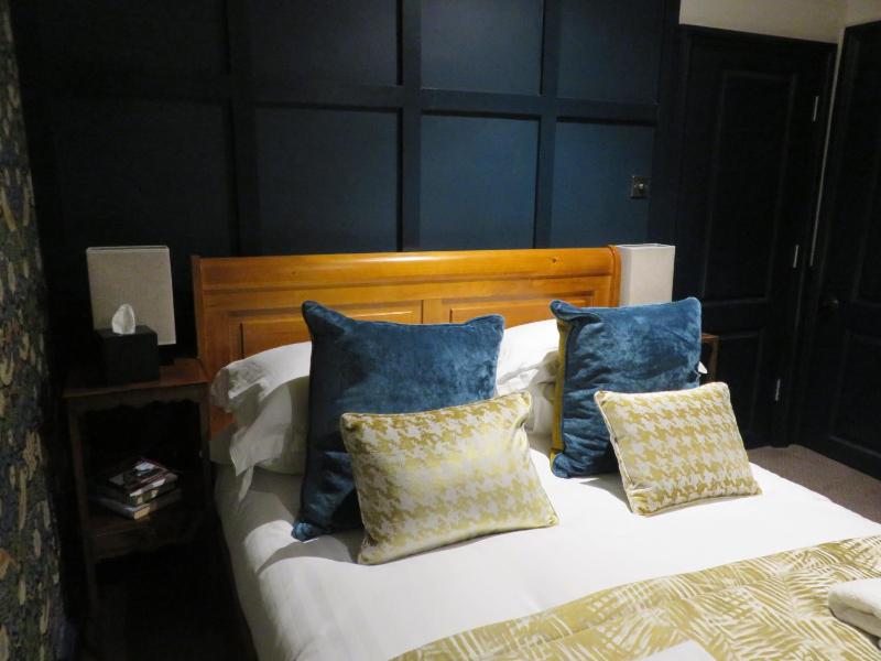 Deluxe Double Room image 4