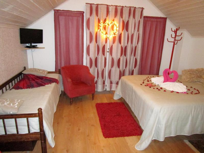 Deluxe Twin Room with Sea View image 4