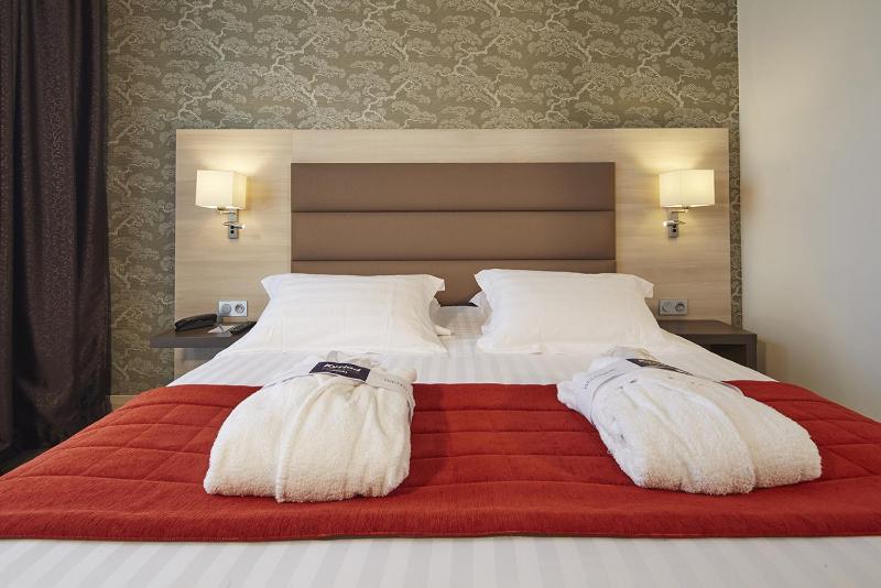  Superior Double Room with Spa Access  image 1