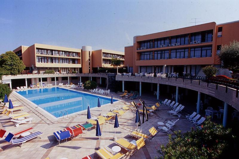 Hotel Holiday - image 33