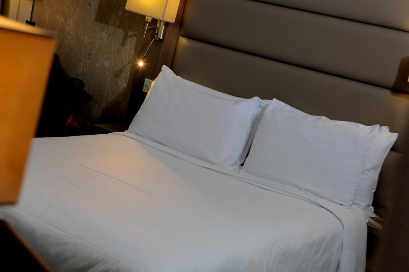 Standard Double Room image 4