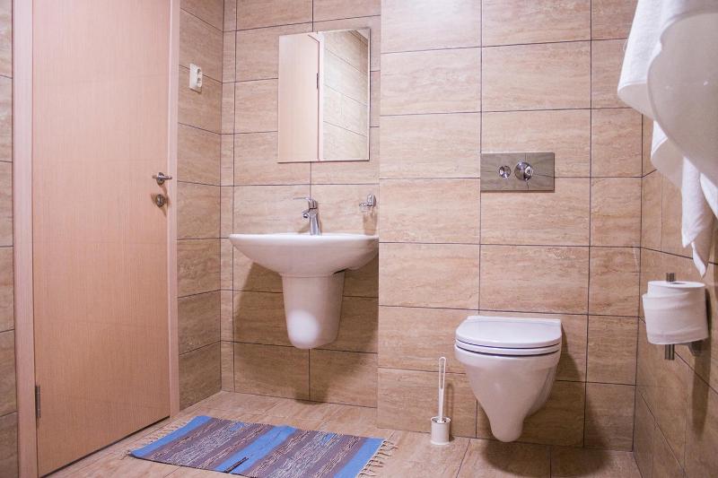 One-Bedroom Suite image 3