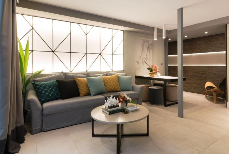 Maisonette with Private Hot Tub image 3