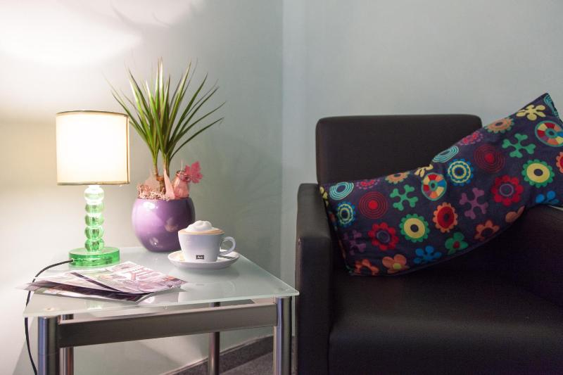 Single Room image 3