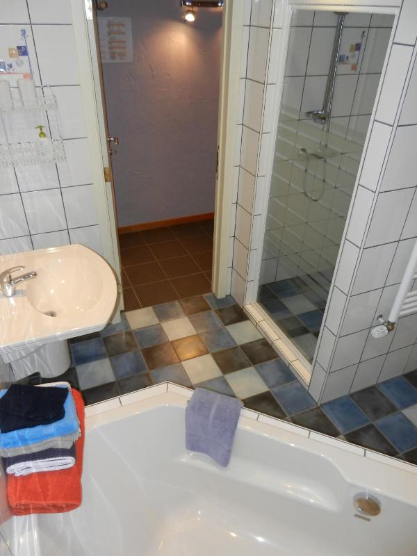 Double Room with Garden View image 4