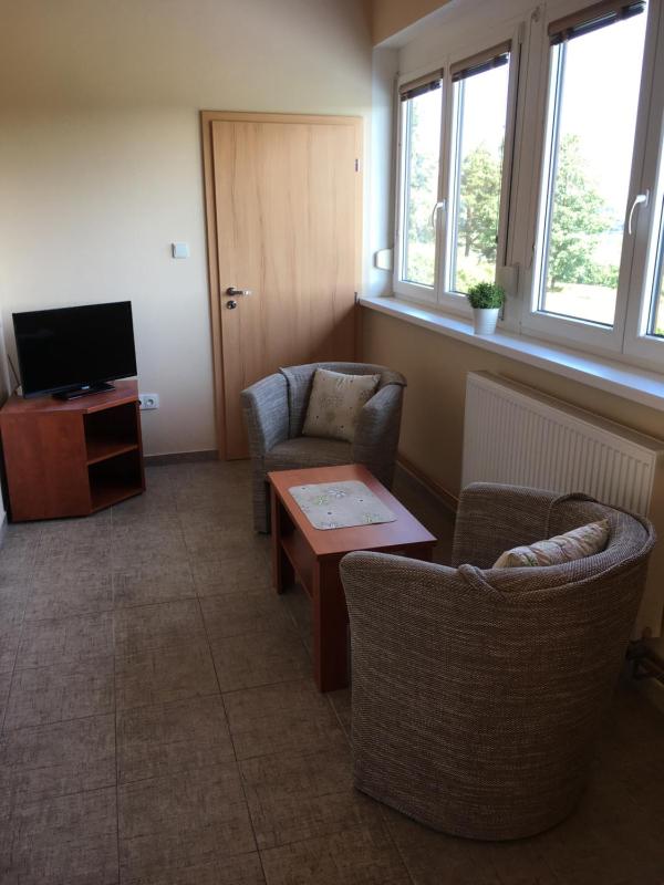 Family Room image 2