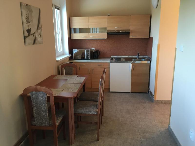 Family Room image 3