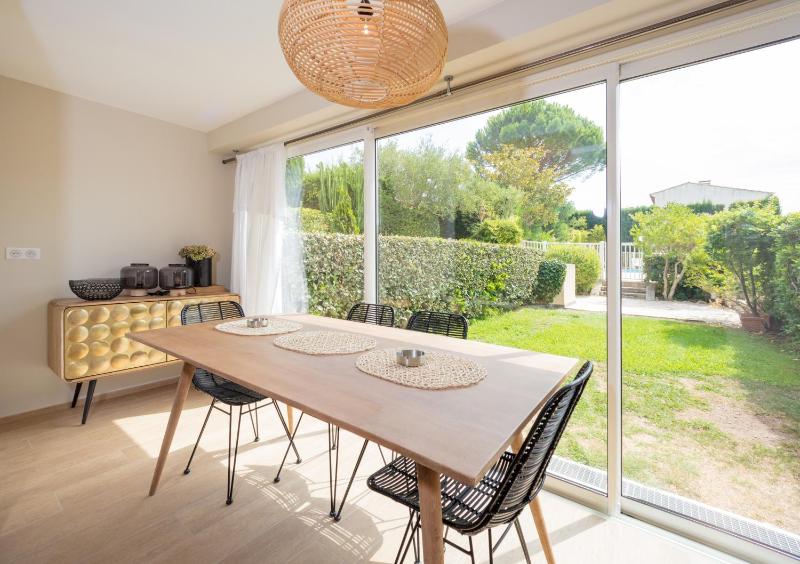 Studios 10 & 11 BY HOTEL DES LICES - image 6