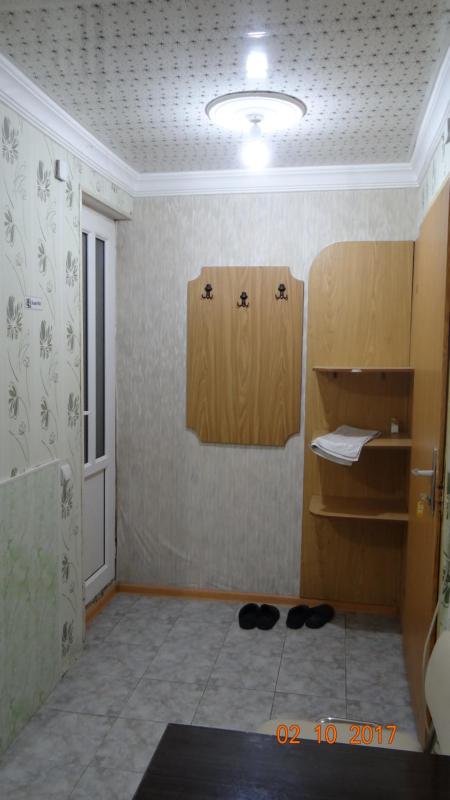 Single Room with Bath image 2