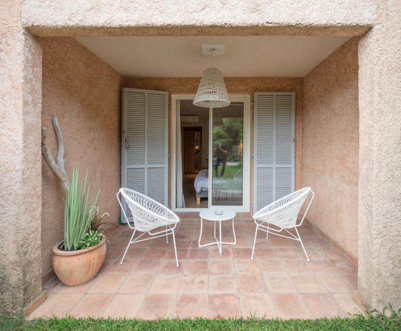 Studios 10 & 11 BY HOTEL DES LICES - image 18