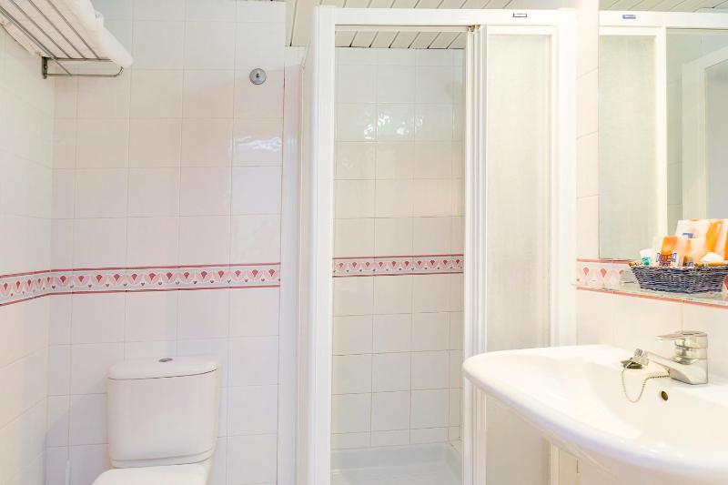 Classic Family Apartment (4 Adults) image 2