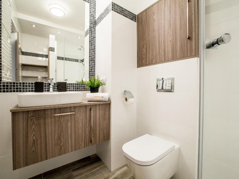 Deluxe Apartment with Balcony and Air Conditioning image 2