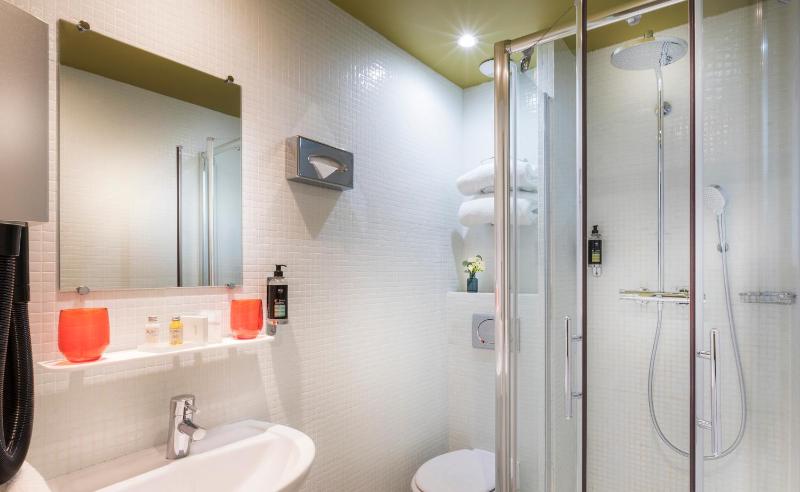 Standard Single Room image 4